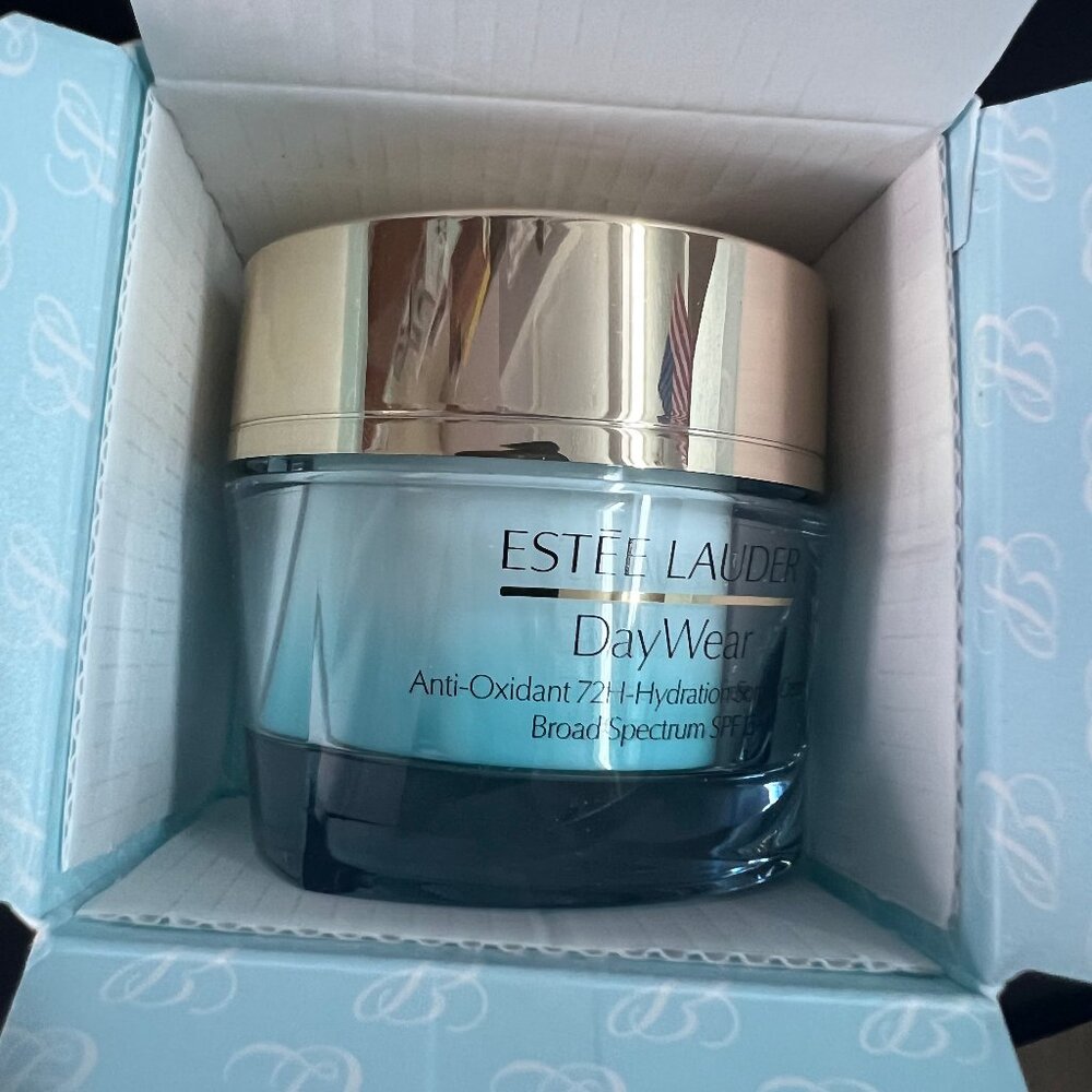 Estee Lauder DayWear Anti-Oxidant 72H-Hydration Sorbet Creme SPF 15 - Picture 5 of 6